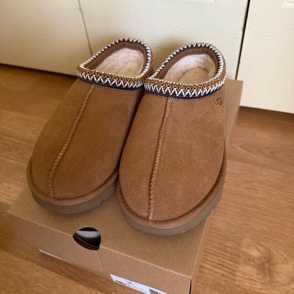 UGG Tasman Suede Slippers - Picture 4 of 10